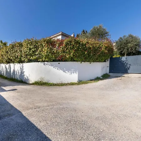 Βίλα Beautiful - Garden - Pool - Sea View Νίκαια
