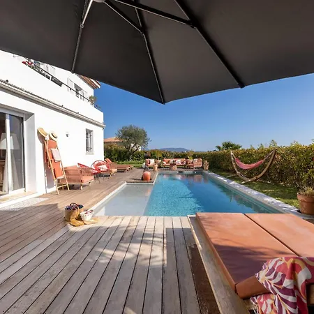 Βίλα Beautiful - Garden - Pool - Sea View Νίκαια